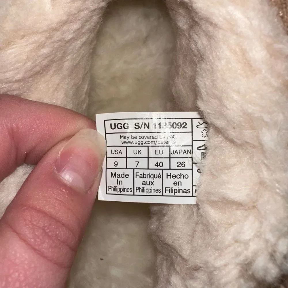 Size 9 UGG Chestnut Classic Ultra Mini Platform Boots - Picture 6 of 6